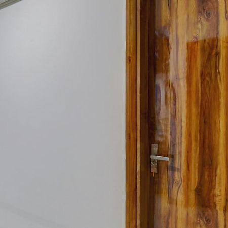 Hotel Collection O The Doors Near Appu Ghar Gurgaon Exterior foto