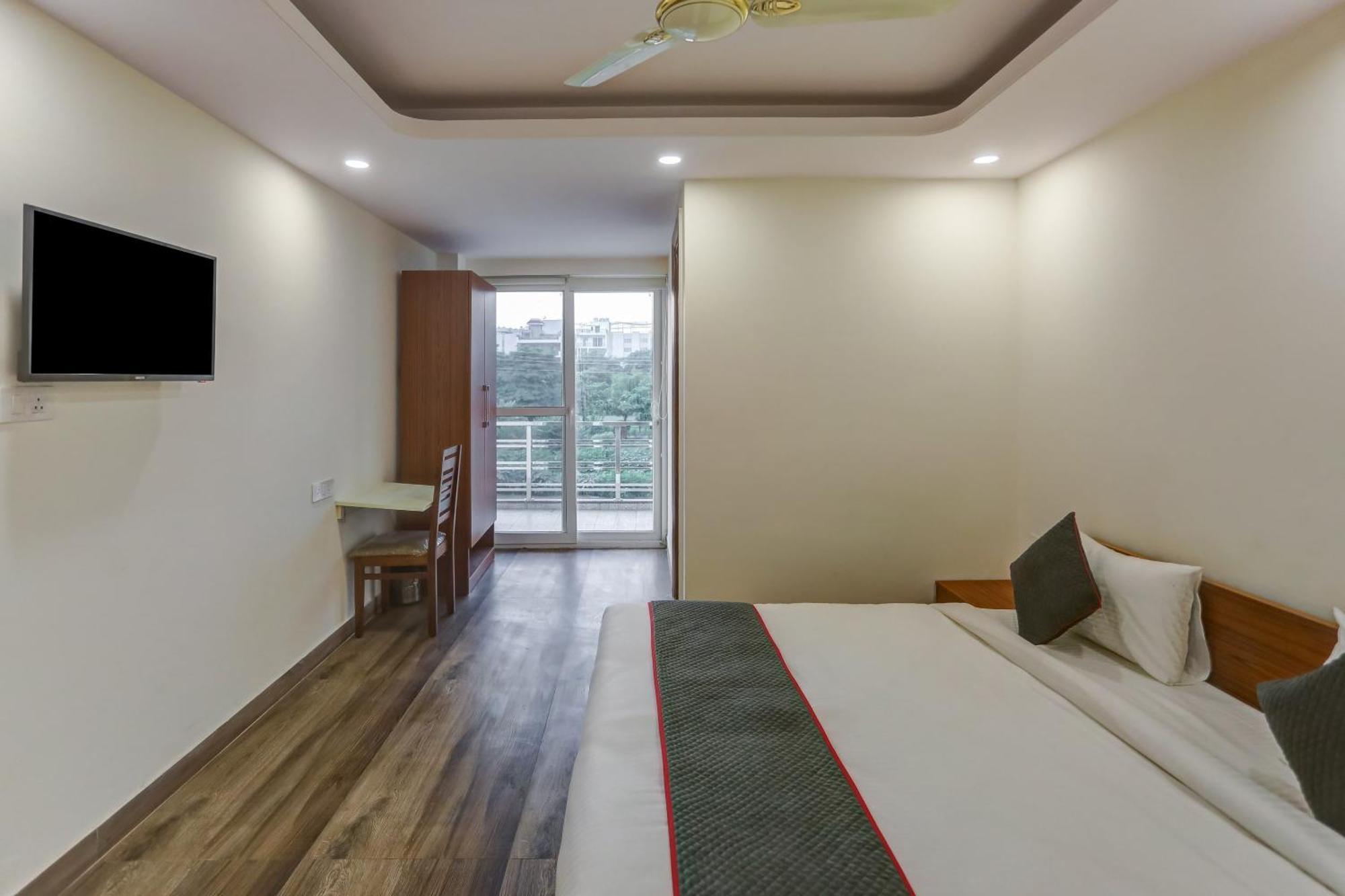 Hotel Collection O The Doors Near Appu Ghar Gurgaon Exterior foto