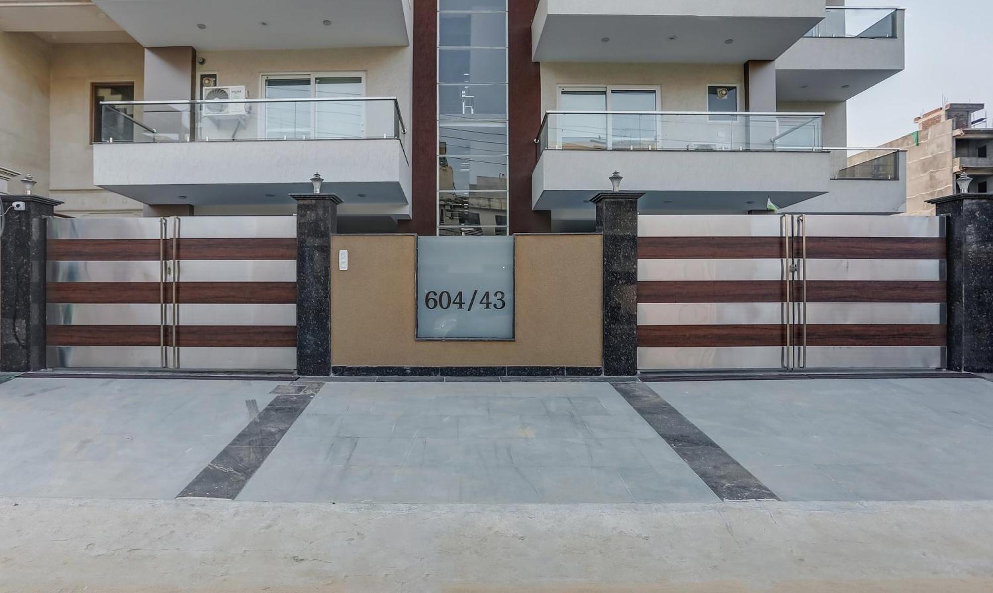 Hotel Collection O The Doors Near Appu Ghar Gurgaon Exterior foto
